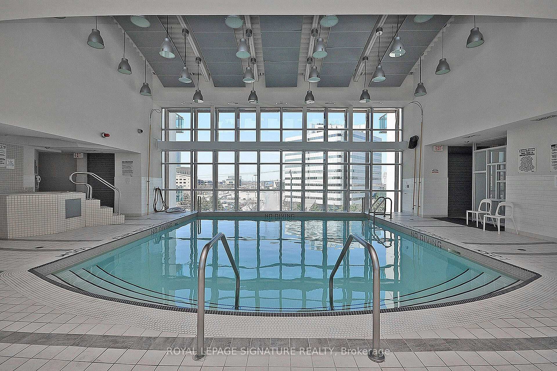 220 Burnhamthorpe Road Unit 1507 photo 34