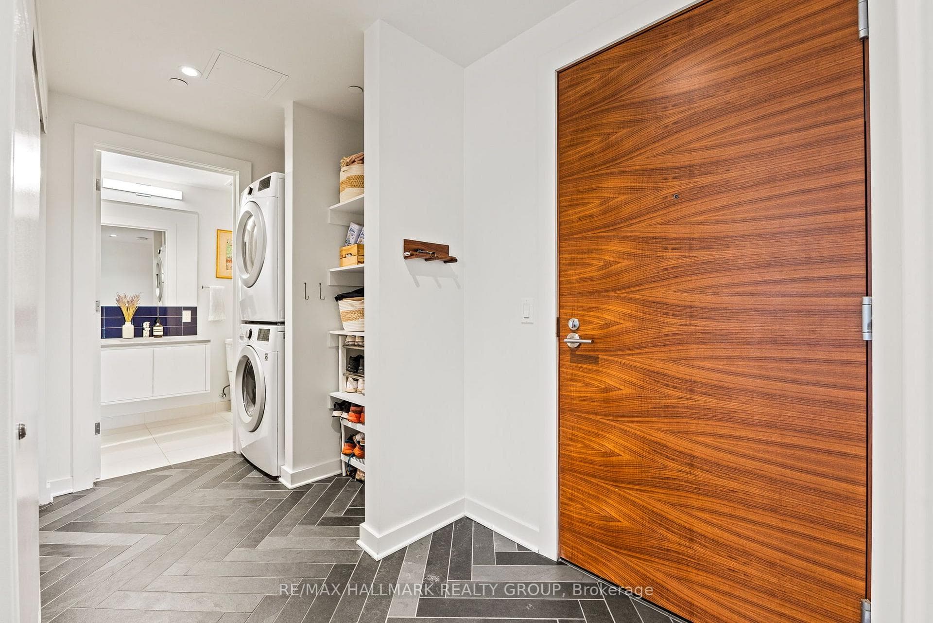 135 Barrette Street Unit 207 photo 4