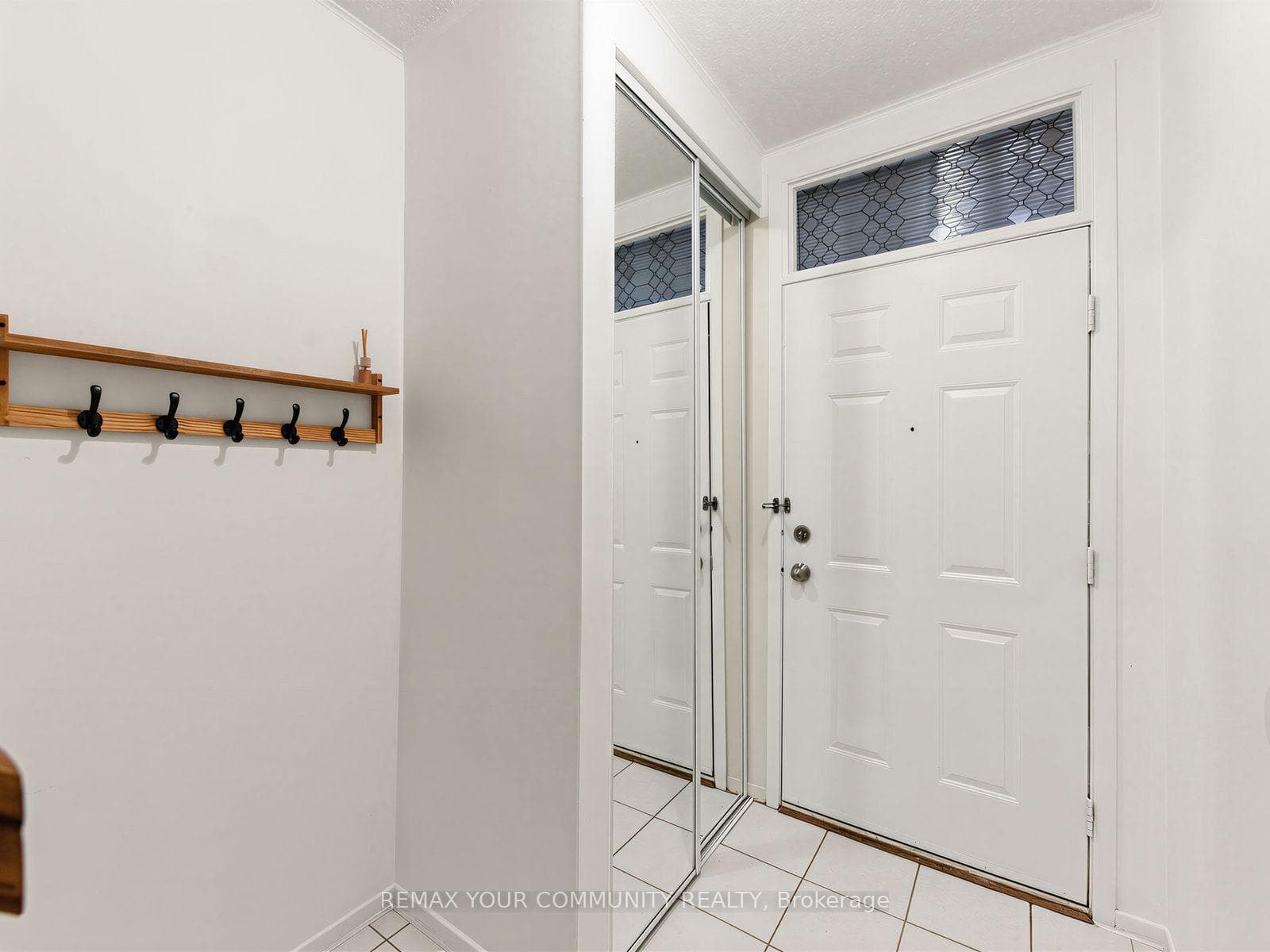 88 Dana Crescent photo 4
