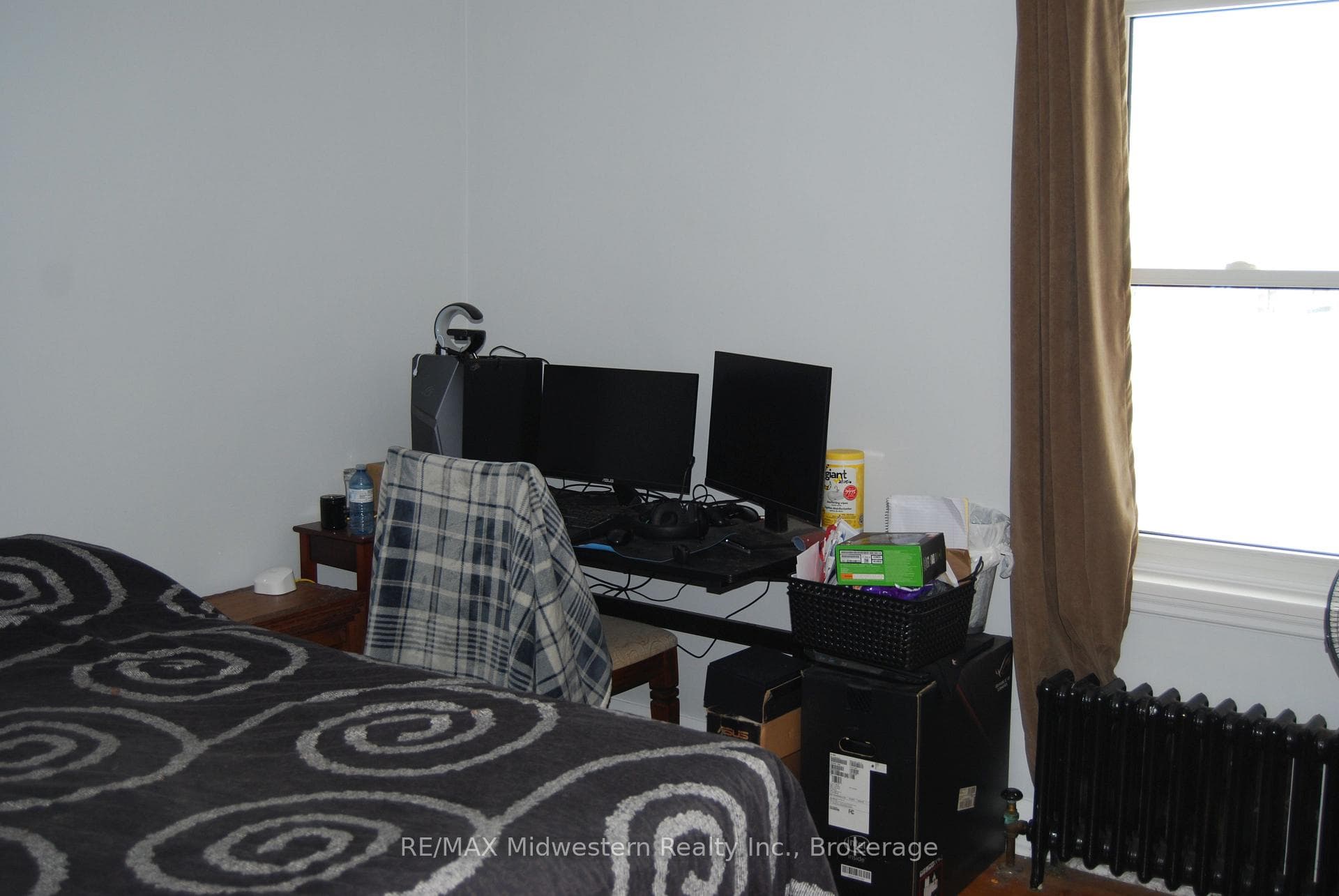 281 Elora Street photo 10
