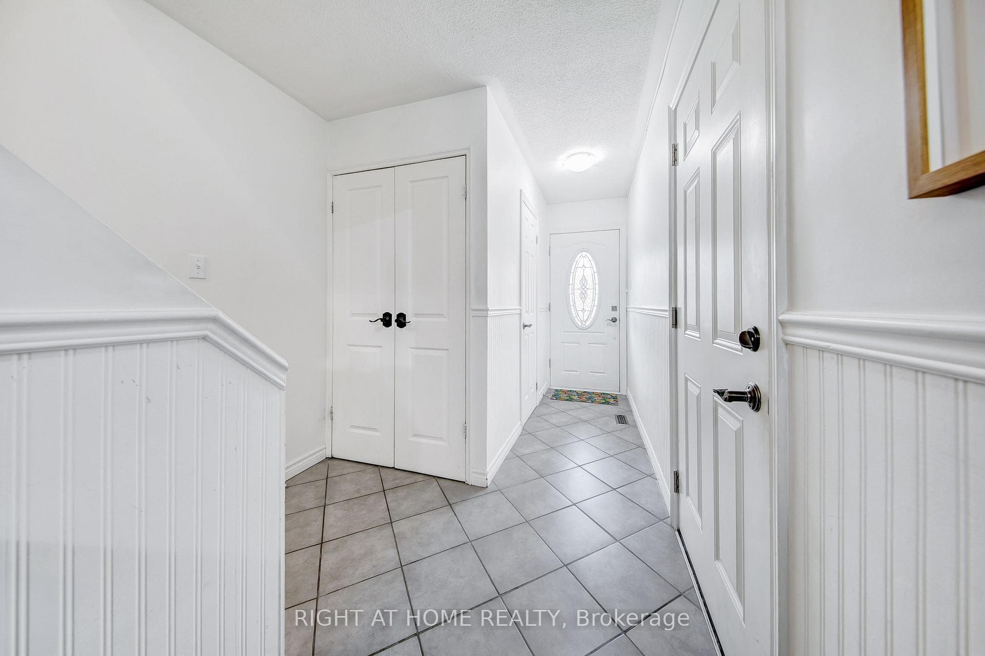11 Potter Crescent photo 9