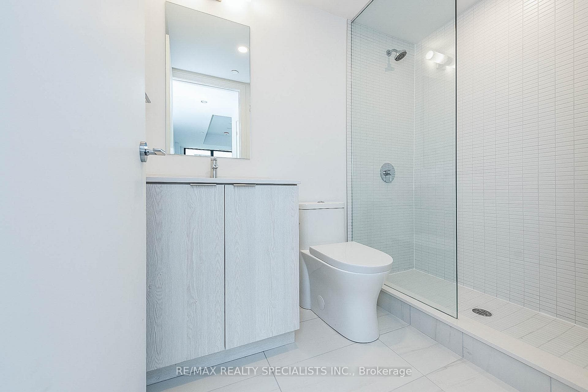 1 JARVIS Street Unit 712 photo 23