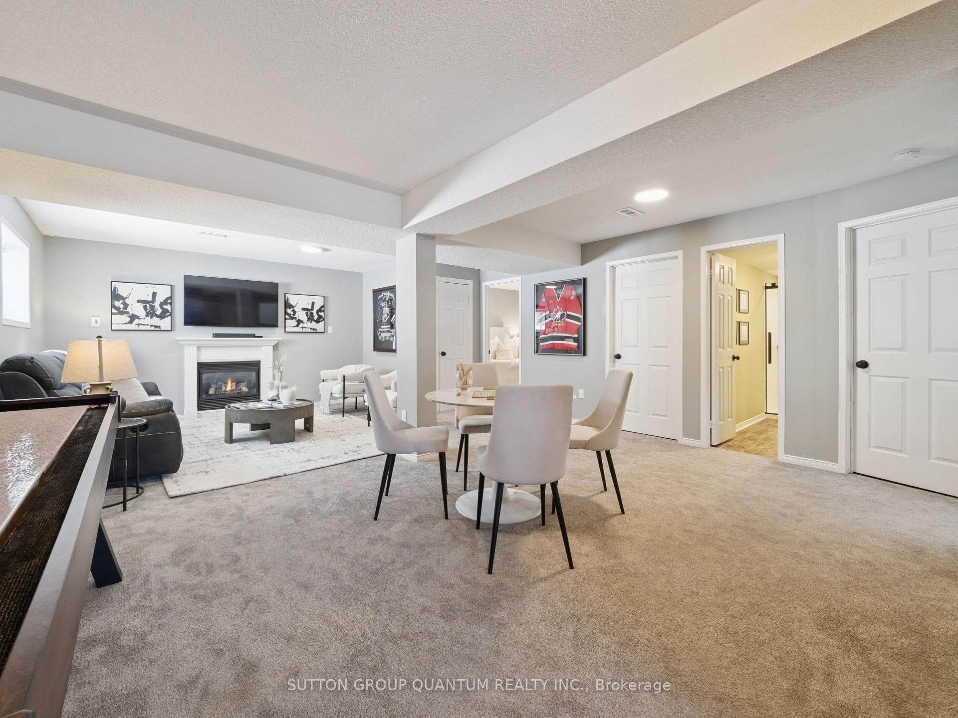 19 LESLIE Avenue photo 34