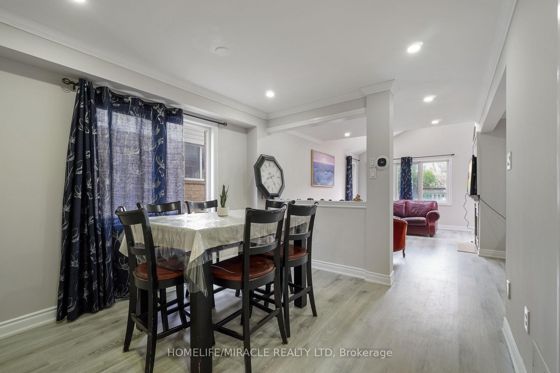 222 Sunforest Drive photo 8