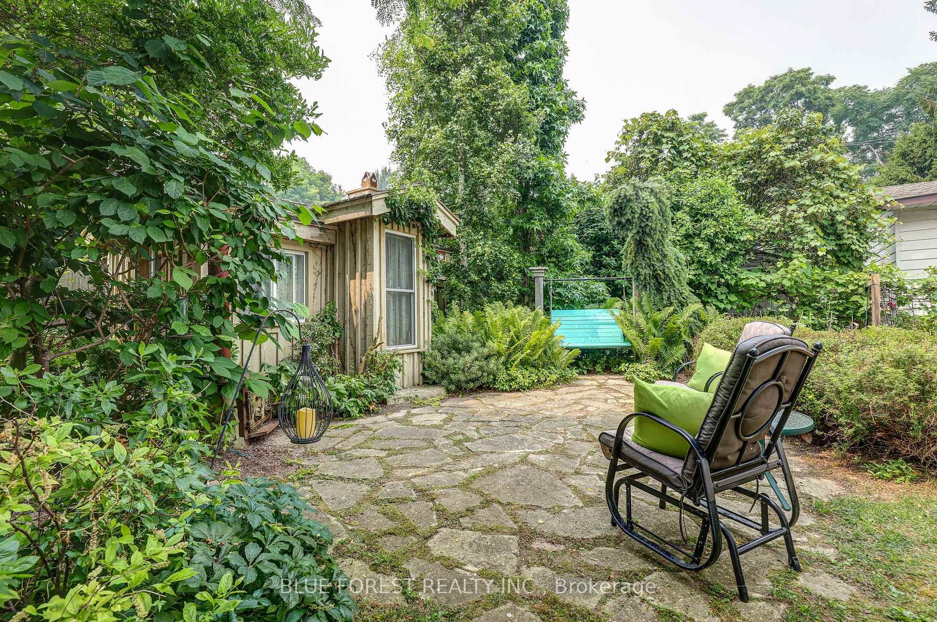 192 MITCHELL Street photo 37