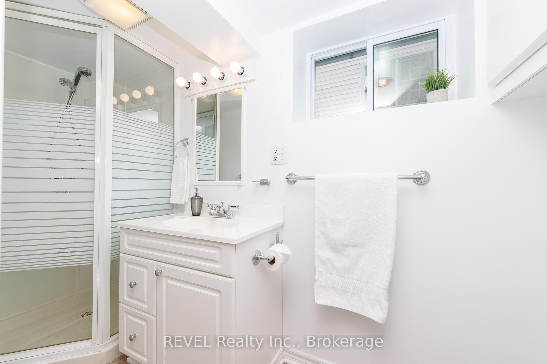 60 Nelles Road photo 22