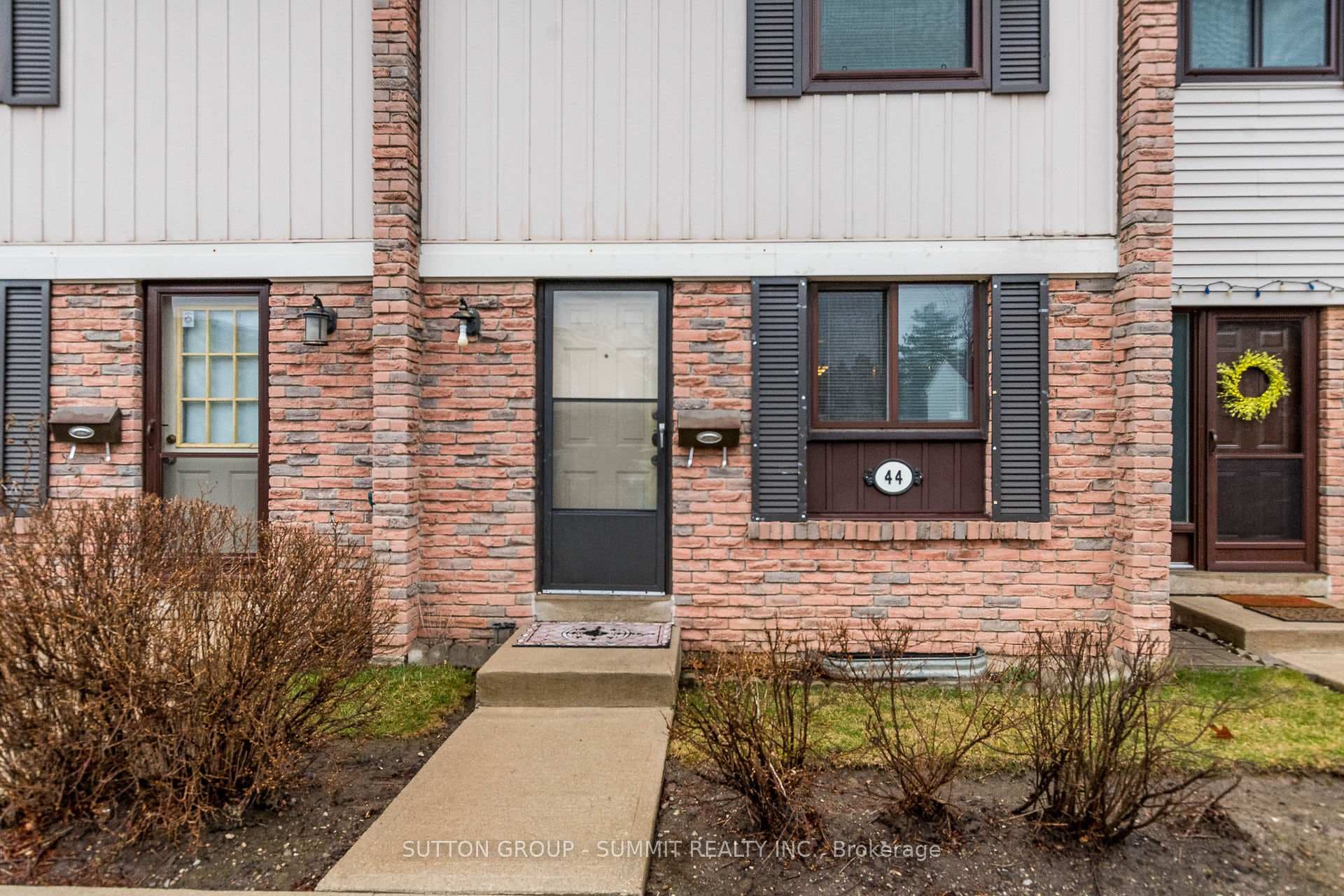2779 GANANOQUE Drive Unit 44 photo 3
