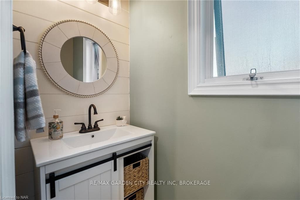 2 HUNTINGTON Lane photo 17
