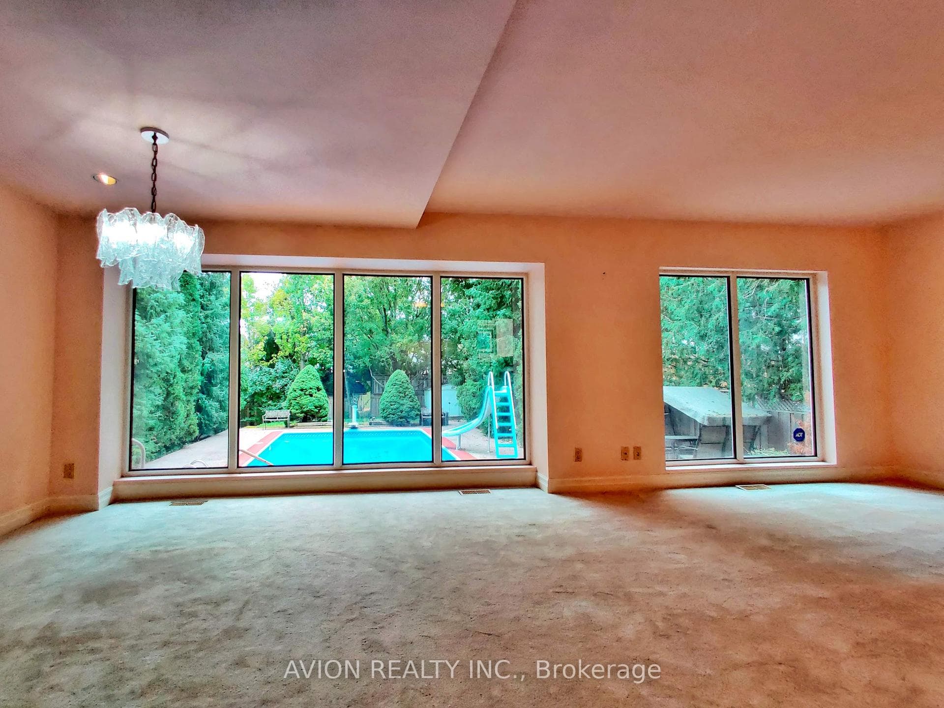 5 Hagerman Boulevard photo 11