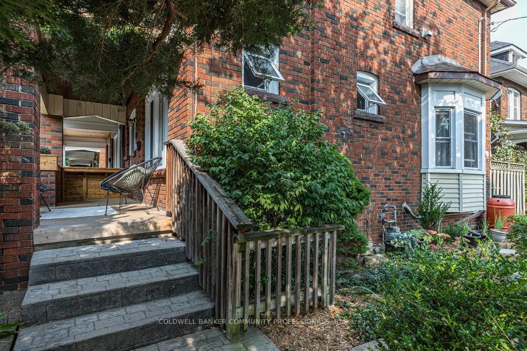 49 Rutherford Avenue photo 2