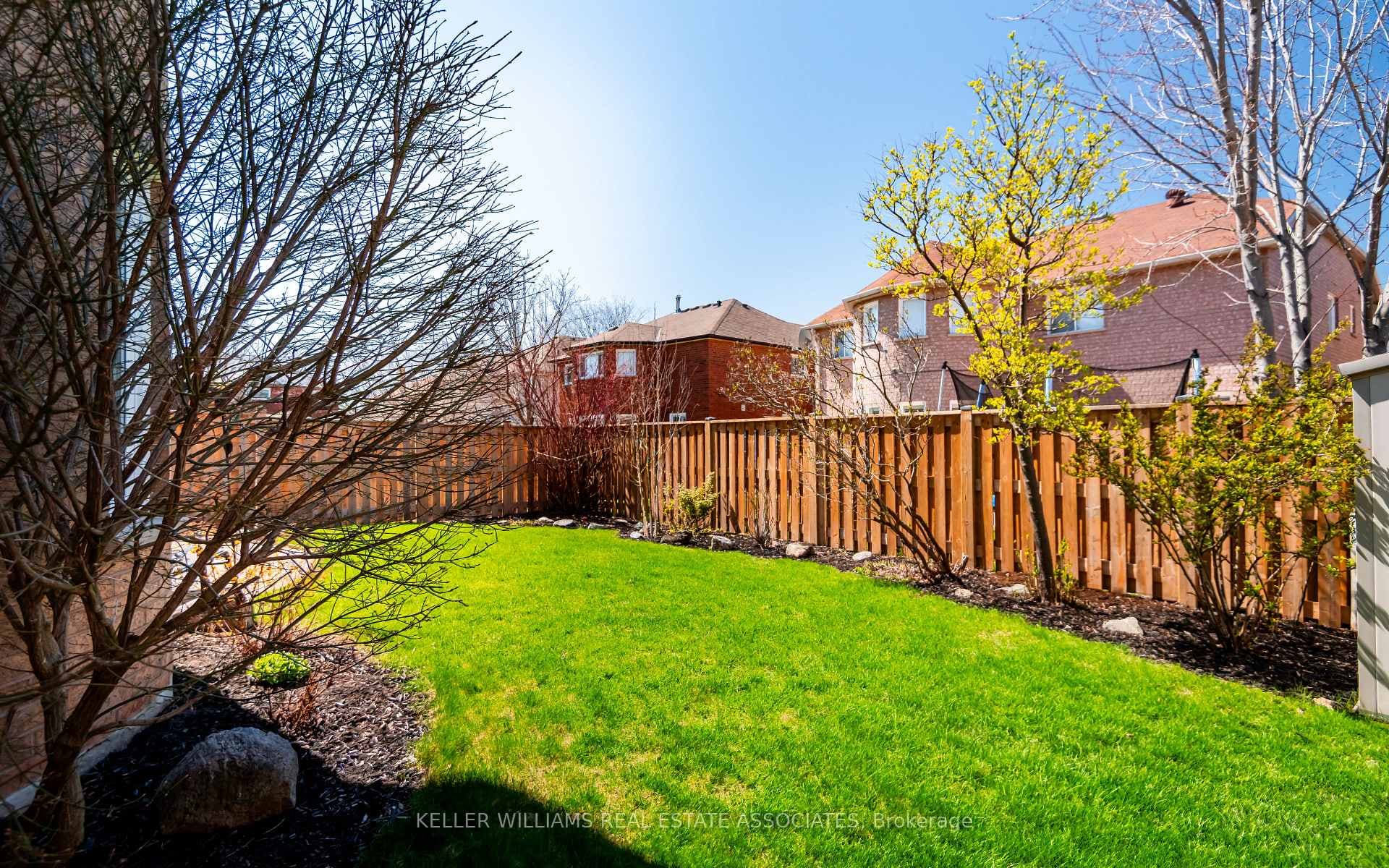 93 Hutton Crescent photo 9