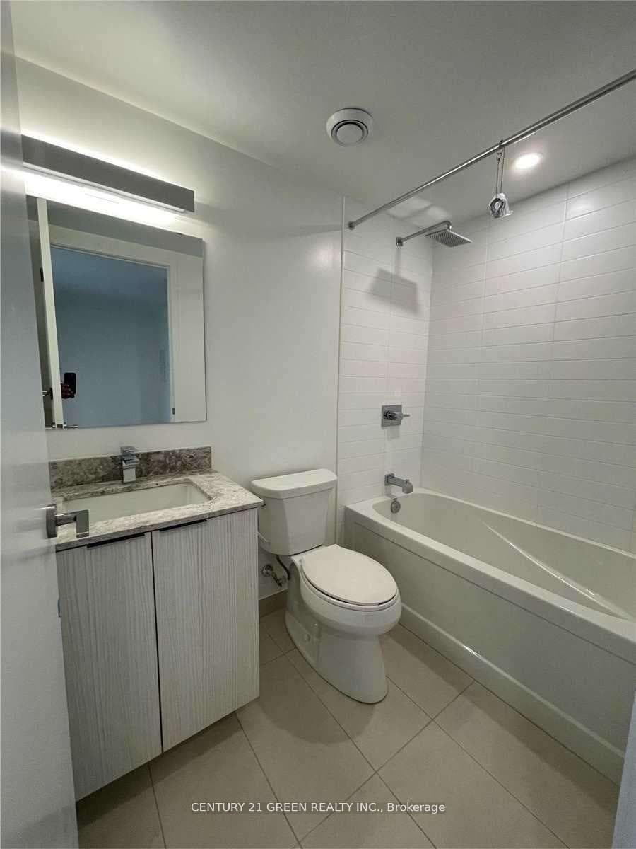 501 Yonge Street Unit 1102 photo 12