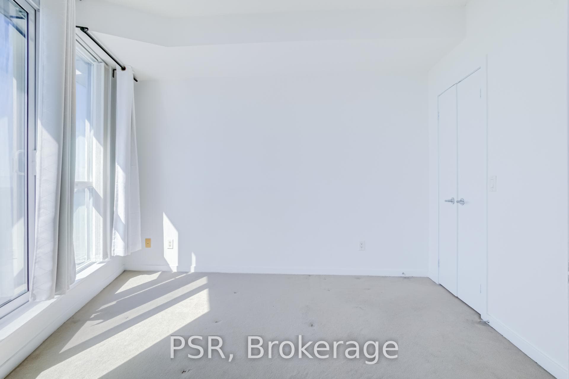 218 Queens Quay Unit 1506 photo 20