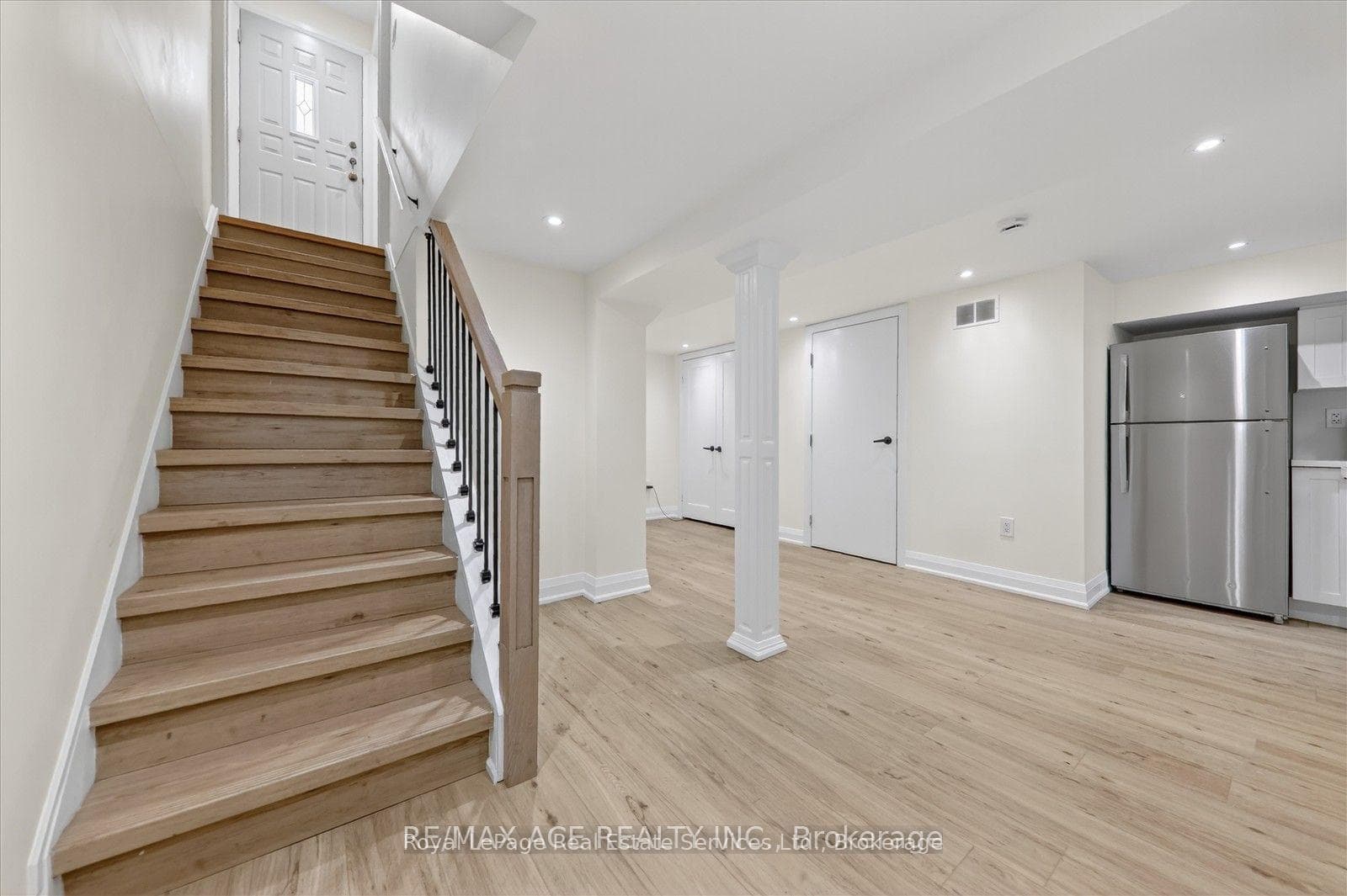 100 Brimwood Boulevard photo 25