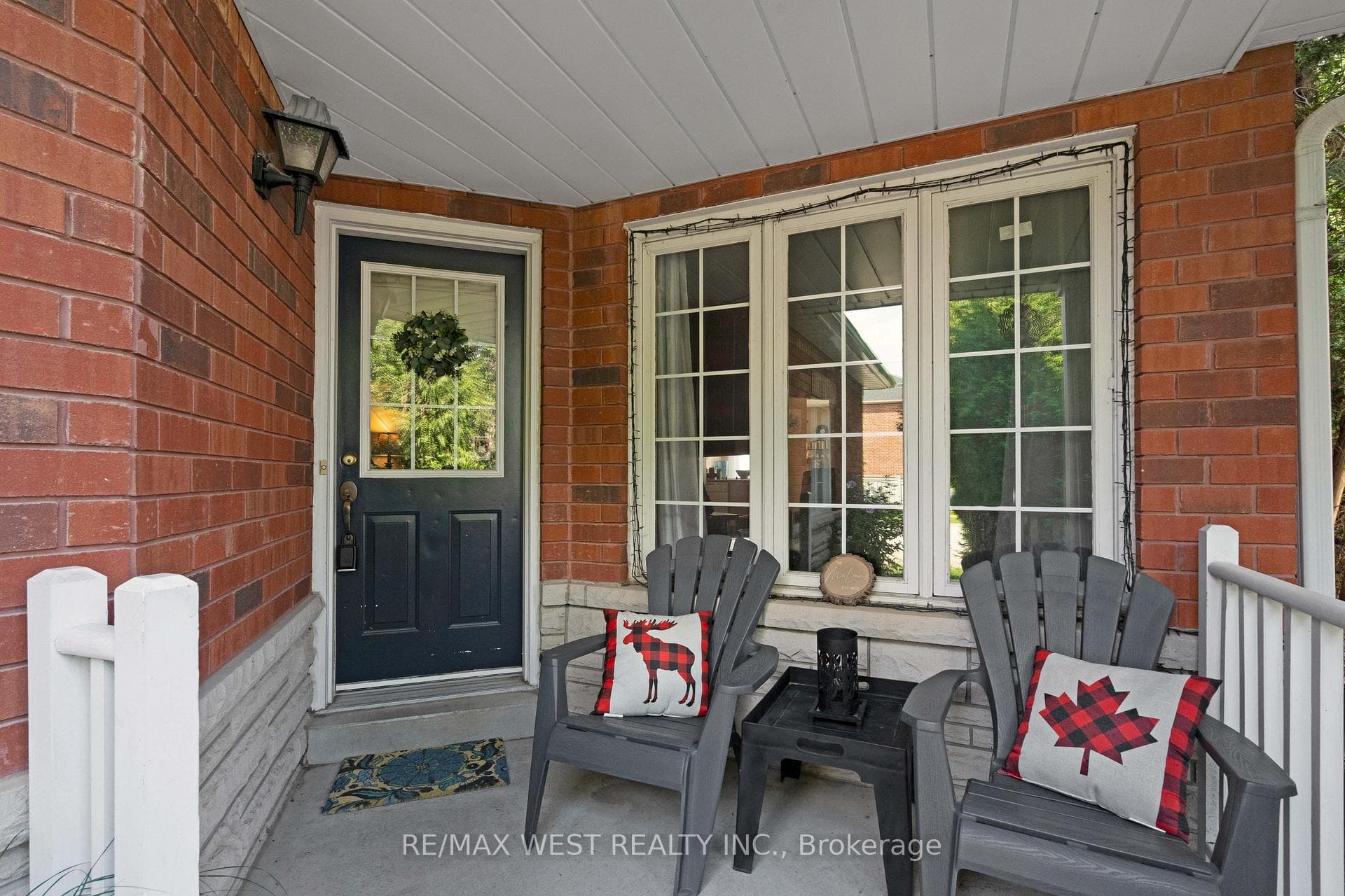 41 PineView Crescent photo 5