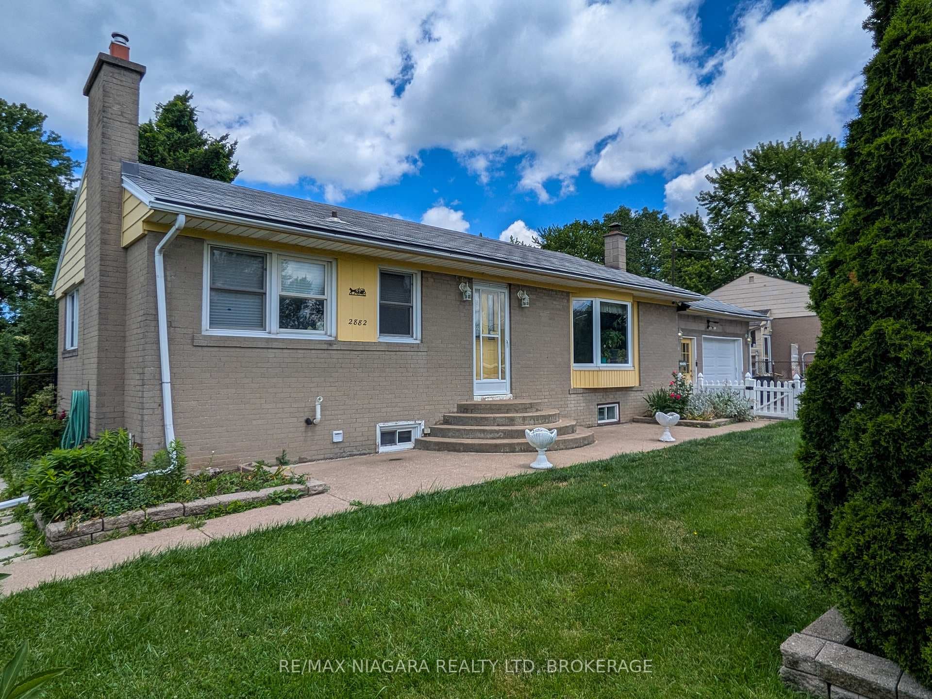 2882 Westbrook Avenue photo 3