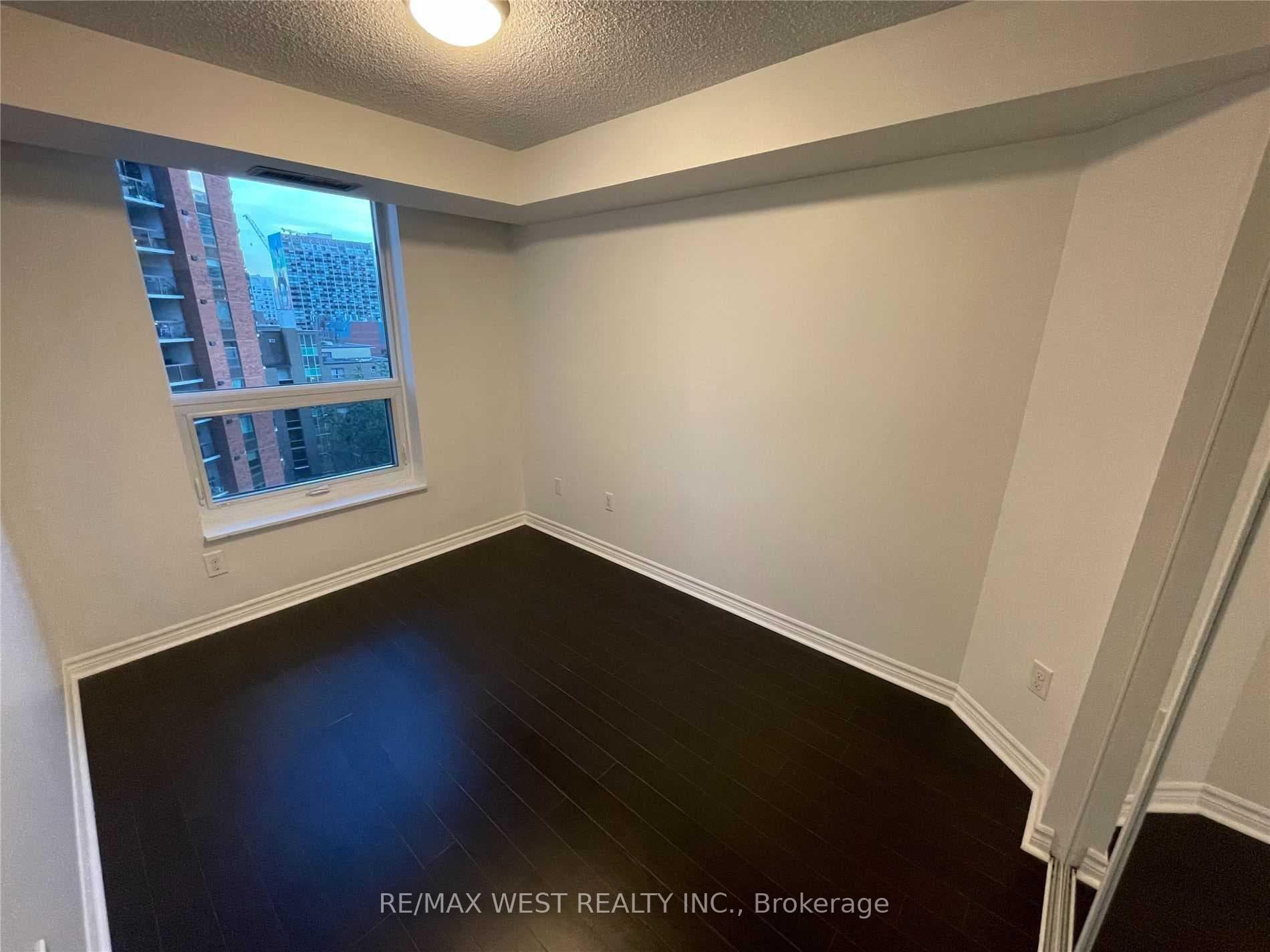 77 Maitland Place Unit 1027 photo 13