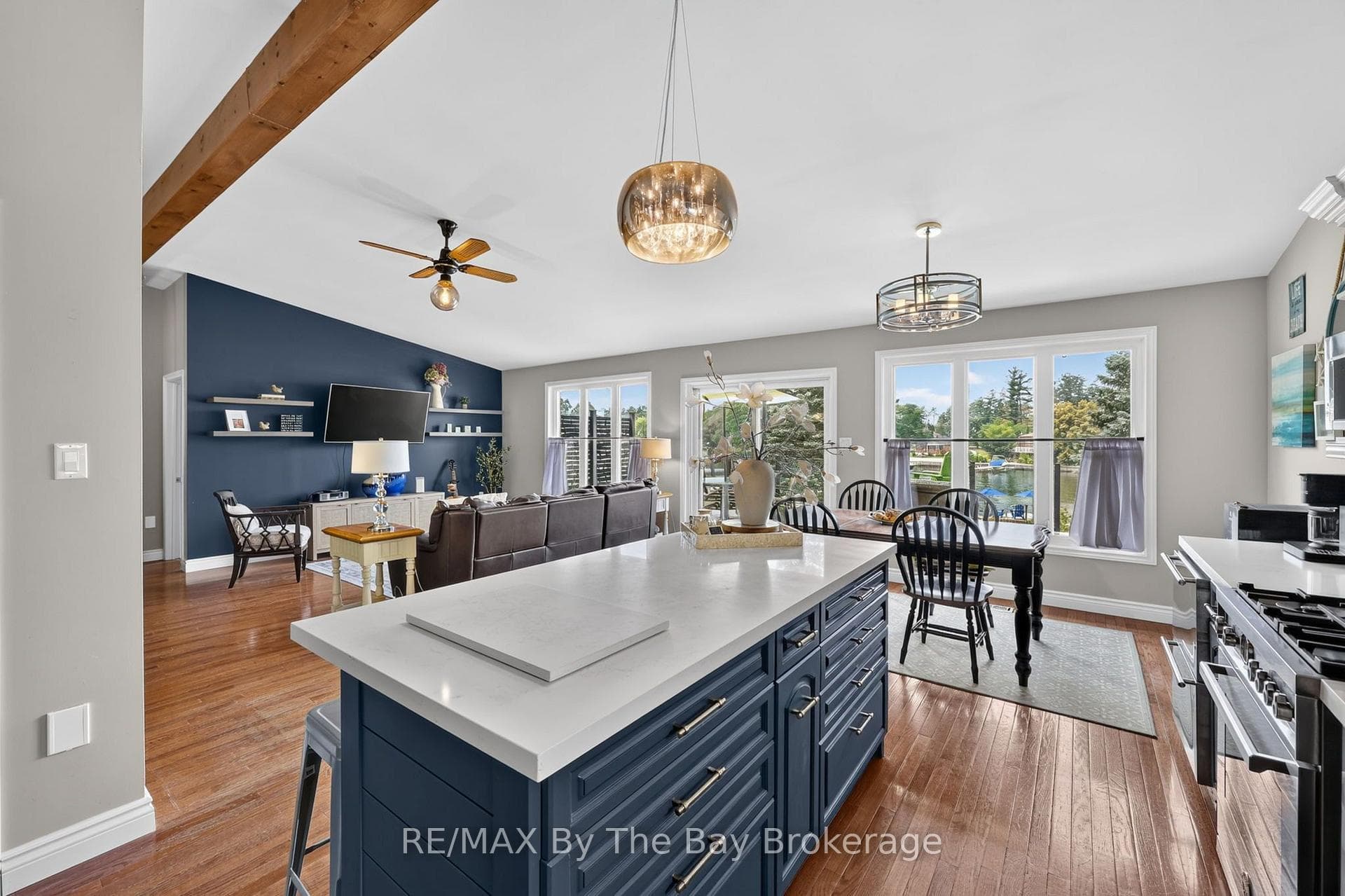 1434 RIVER Road photo 9