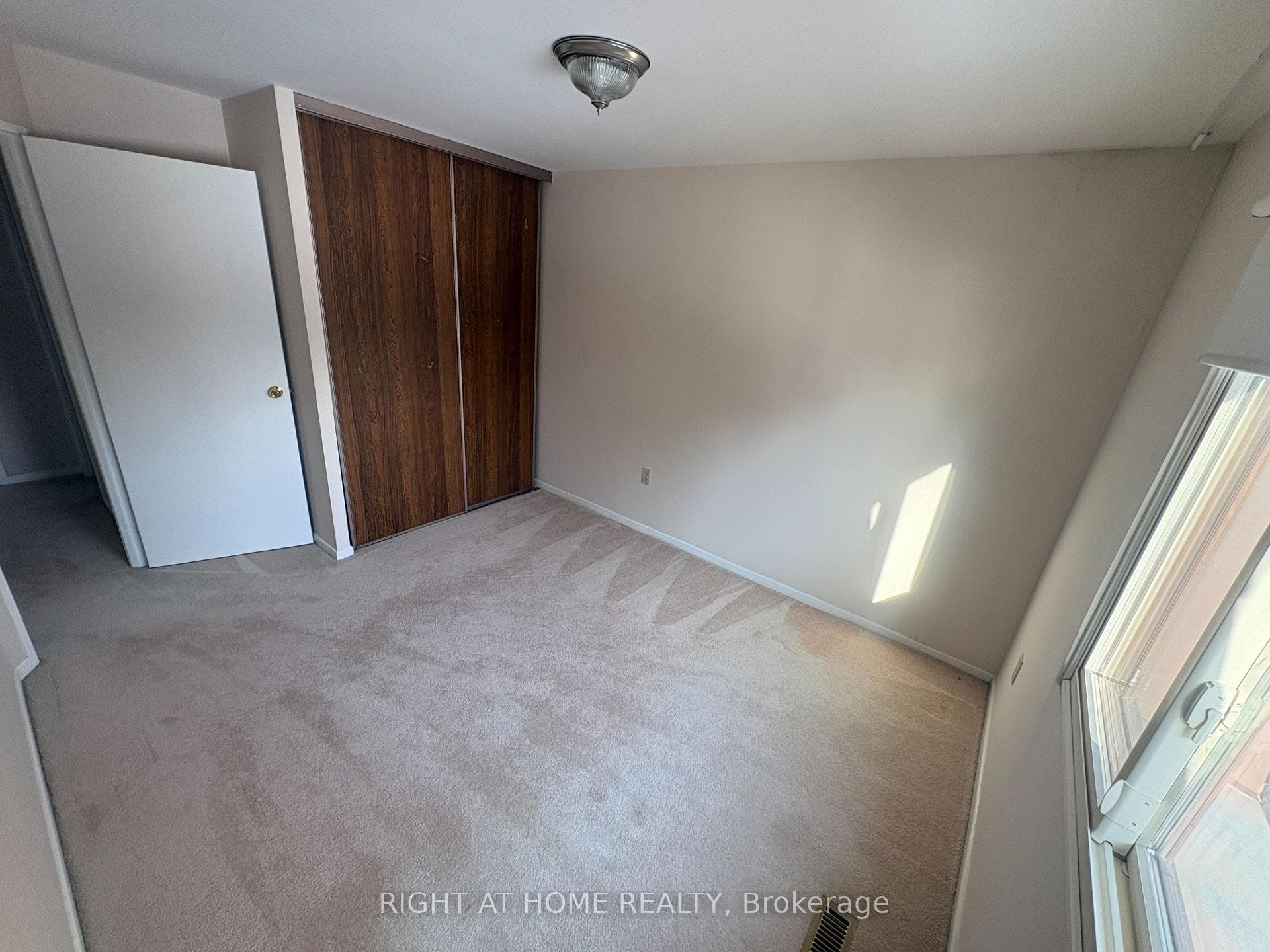160 Palmdale Drive Unit 194 photo 13