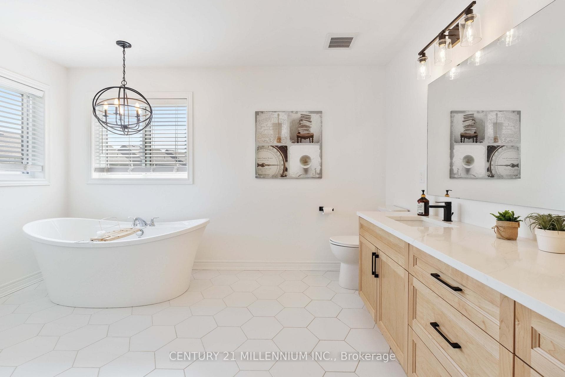 135 Plewes Drive photo 33