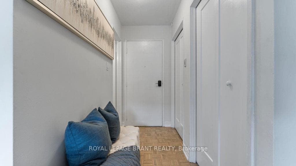 87 St. George Street Unit 104 photo 2