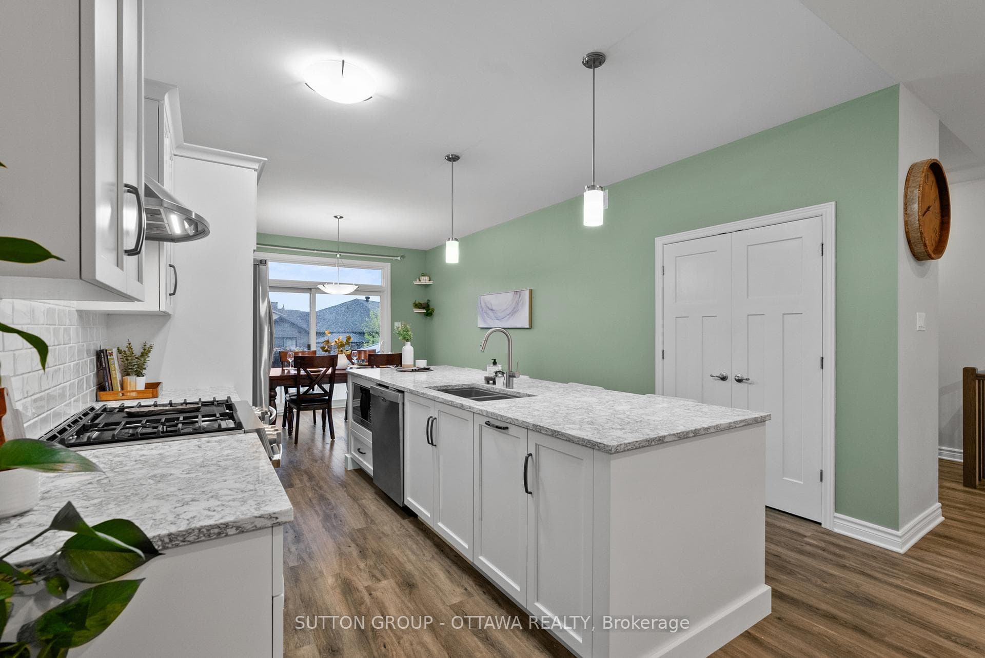 861 Reaume Street photo 14