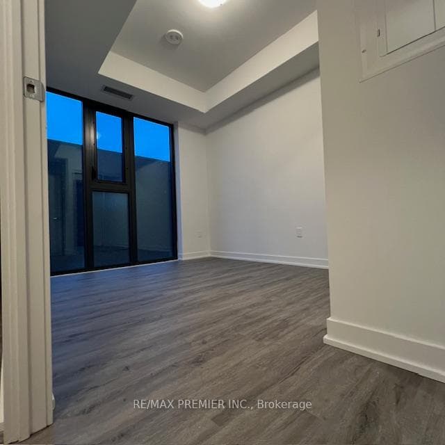 250 Lawrence Avenue Unit 319 photo 8