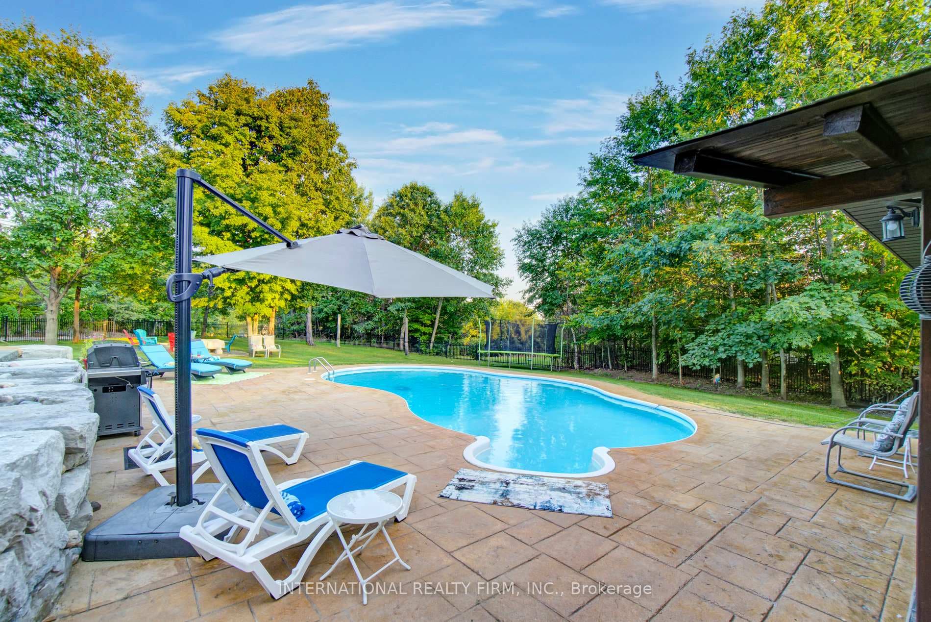 6 Pinehurst Lane photo 44