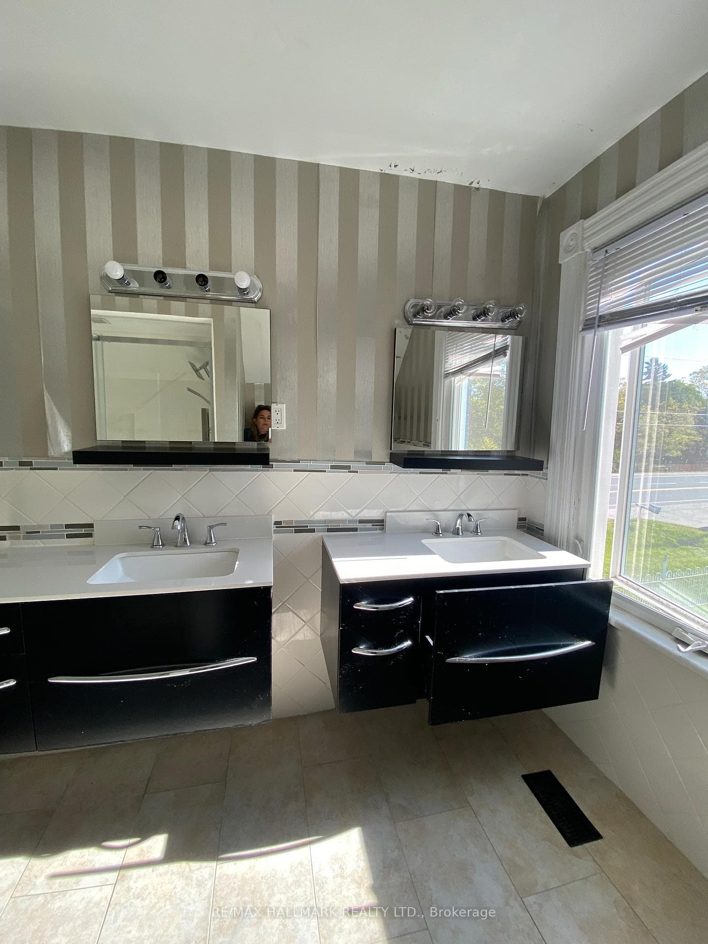 5440 Yonge Street photo 11