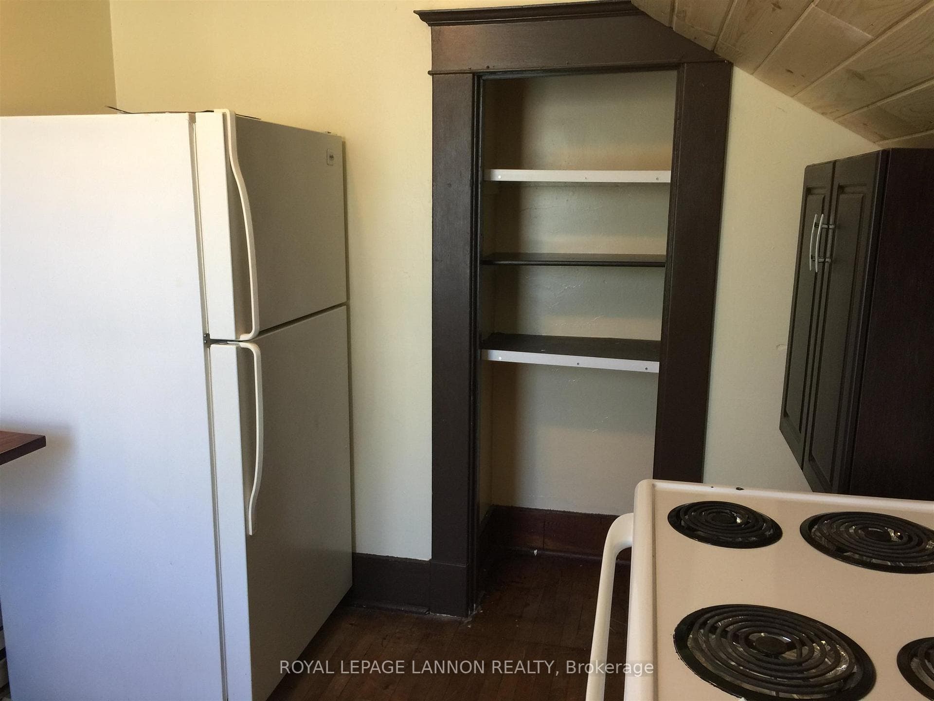 16 Johnson Avenue photo 32