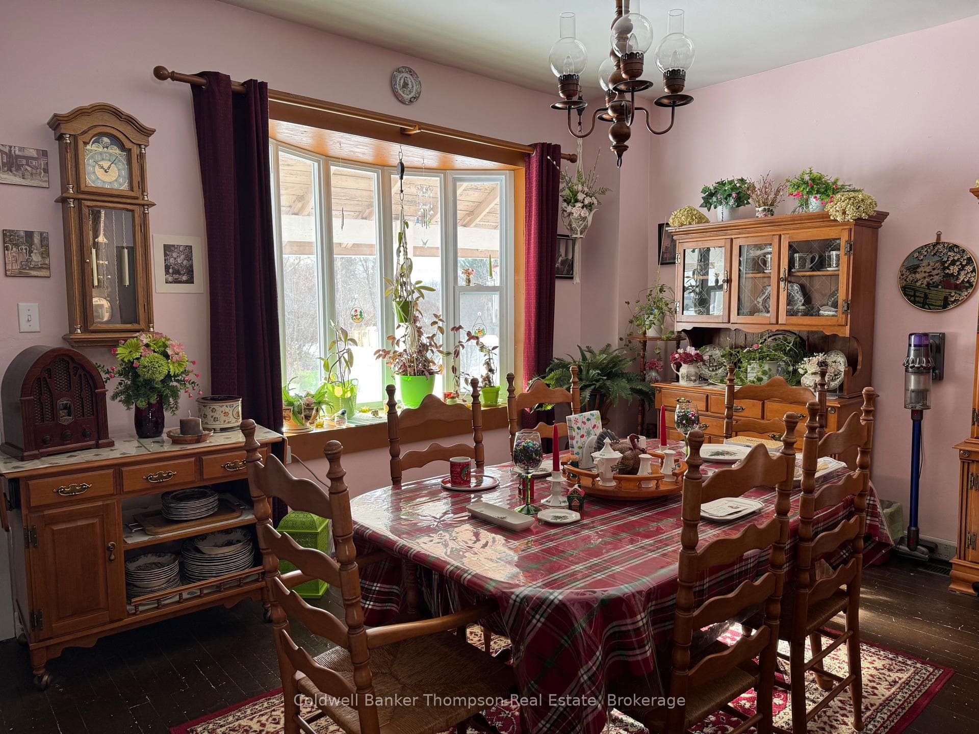 Separate dining room