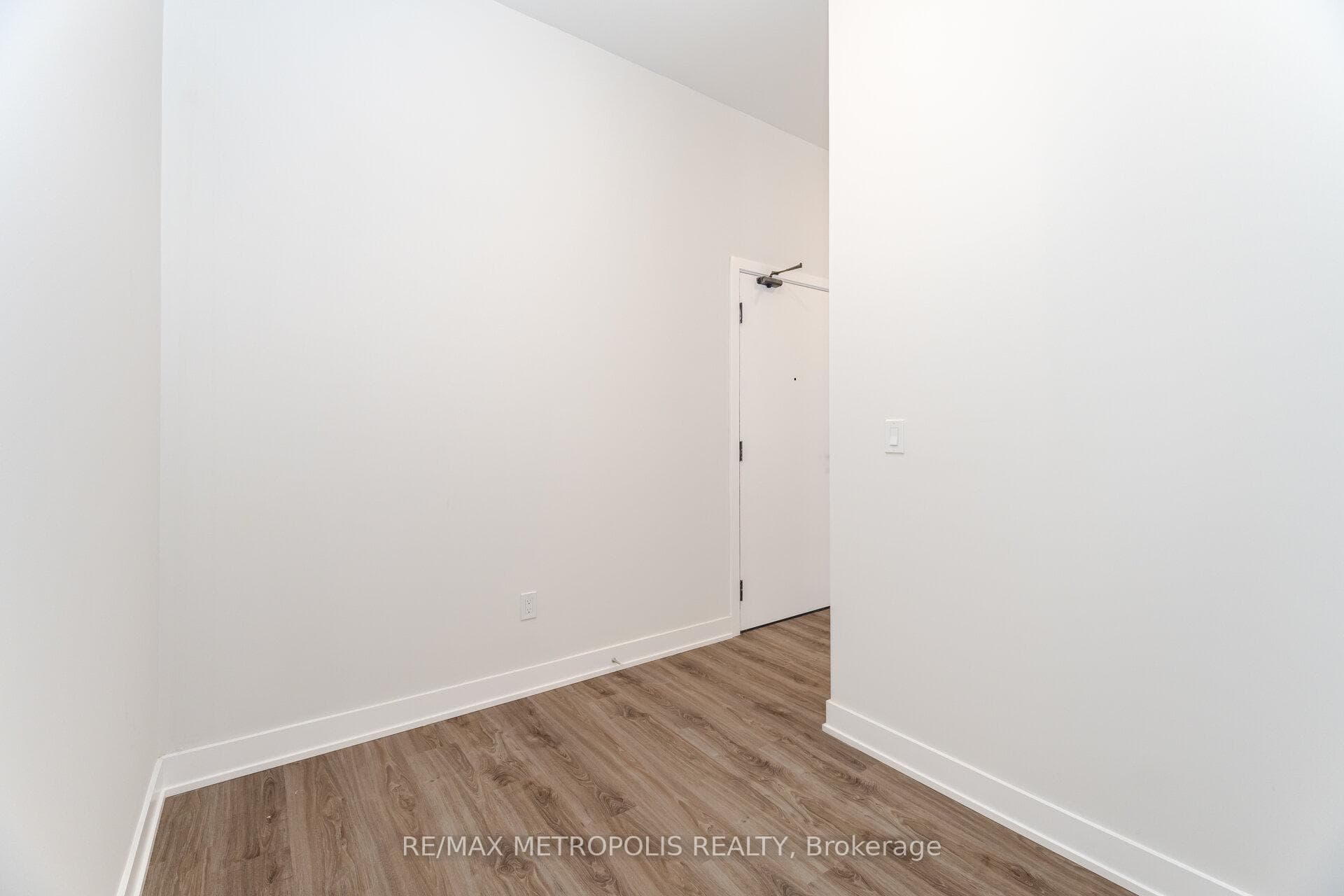 430 Square One Drive Unit 405 photo 24