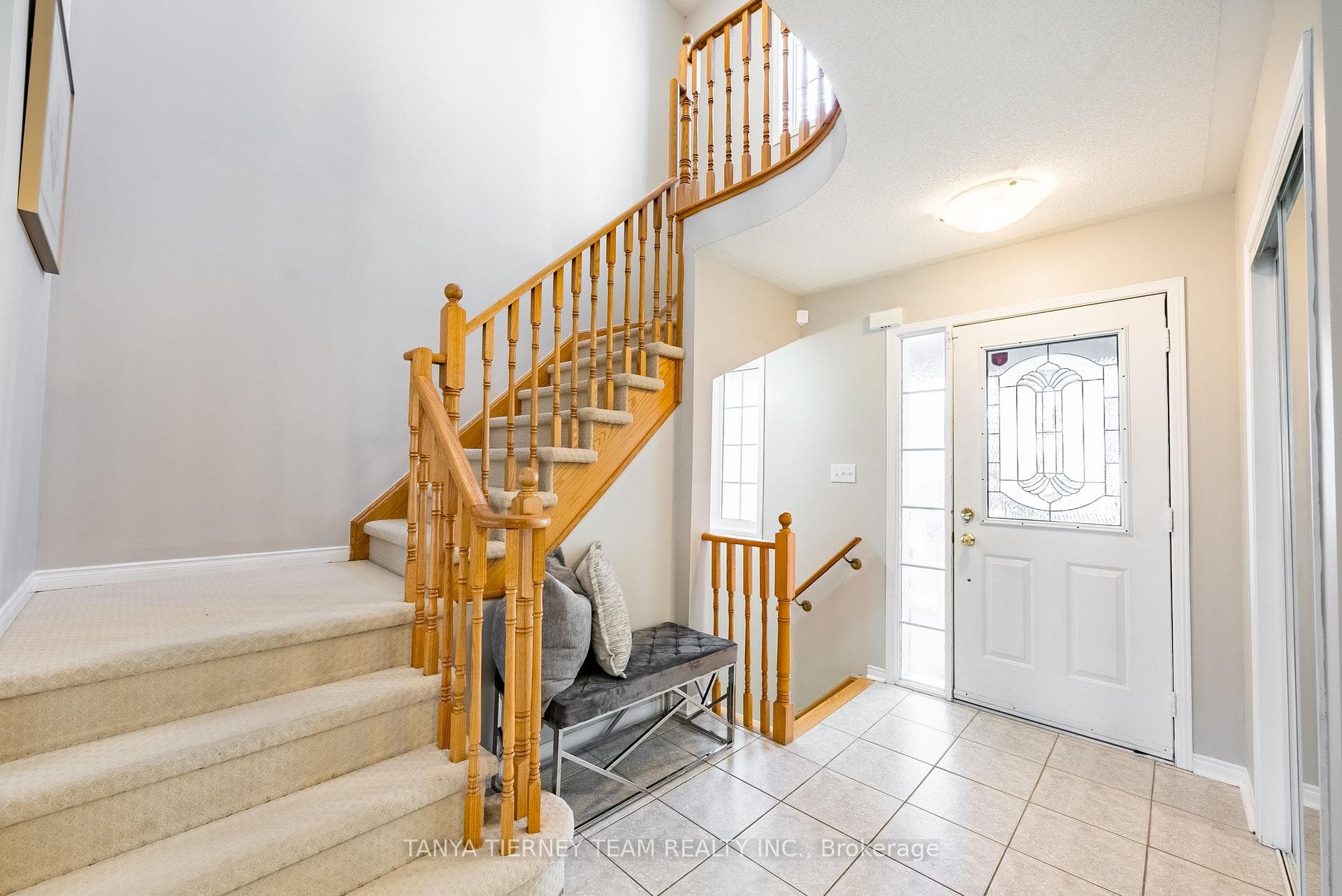 70 Ault Crescent photo 6