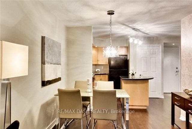 250 Wellington Street Unit 543 photo 4
