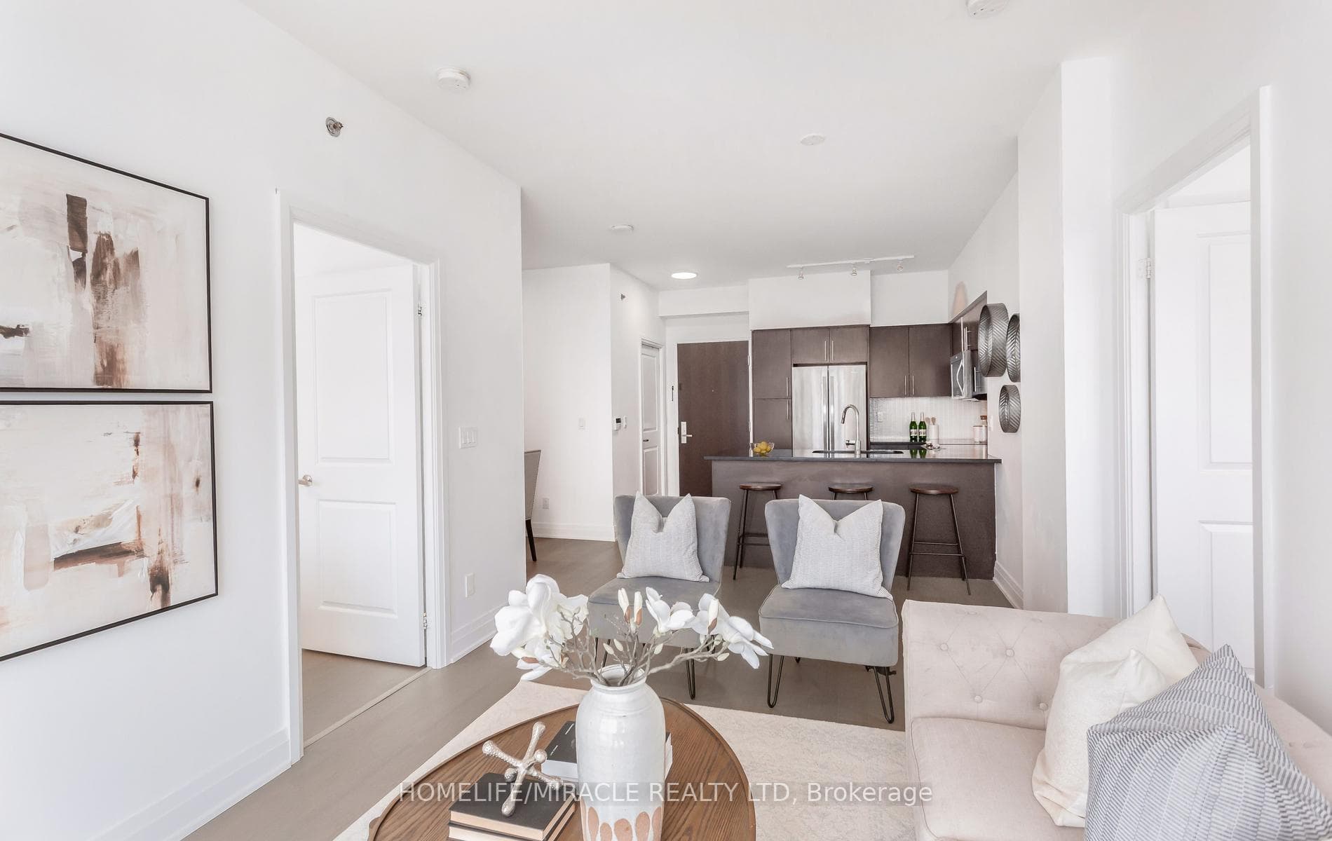 55 Speers Road Unit 1605 photo 11