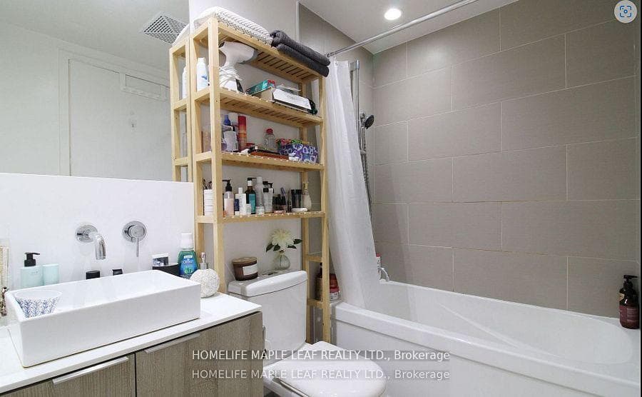 159 Dundas Street Unit 509 photo 9
