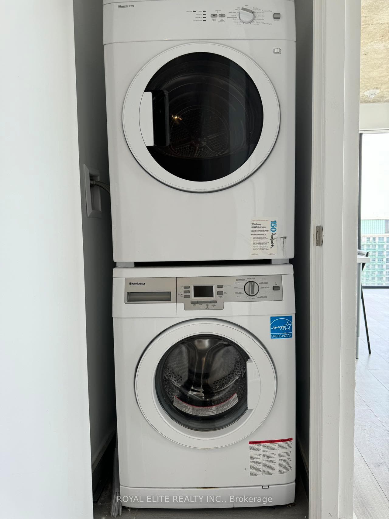 161 Roehampton Avenue Unit 3303 photo 14