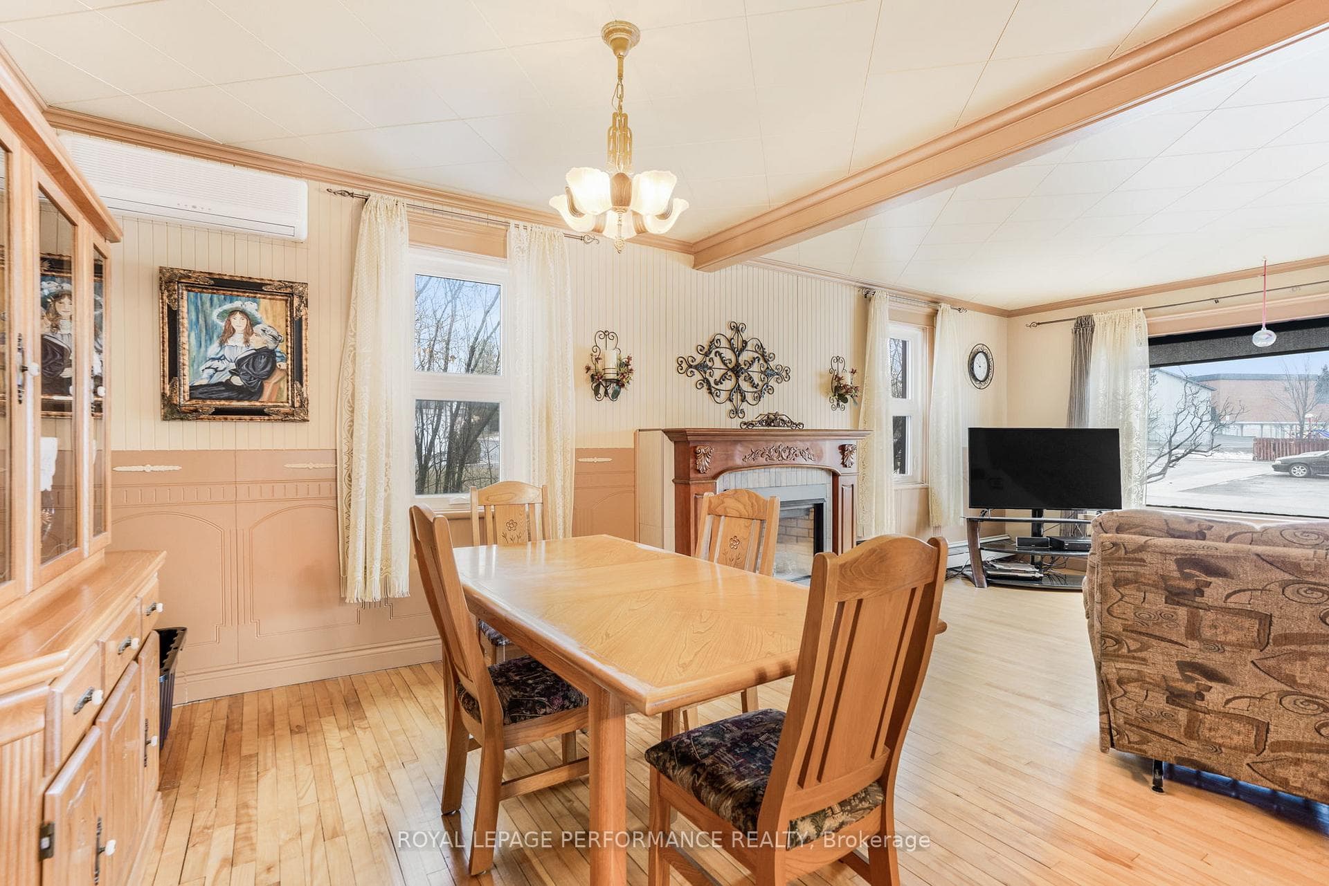 72 Longueuil Street photo 18