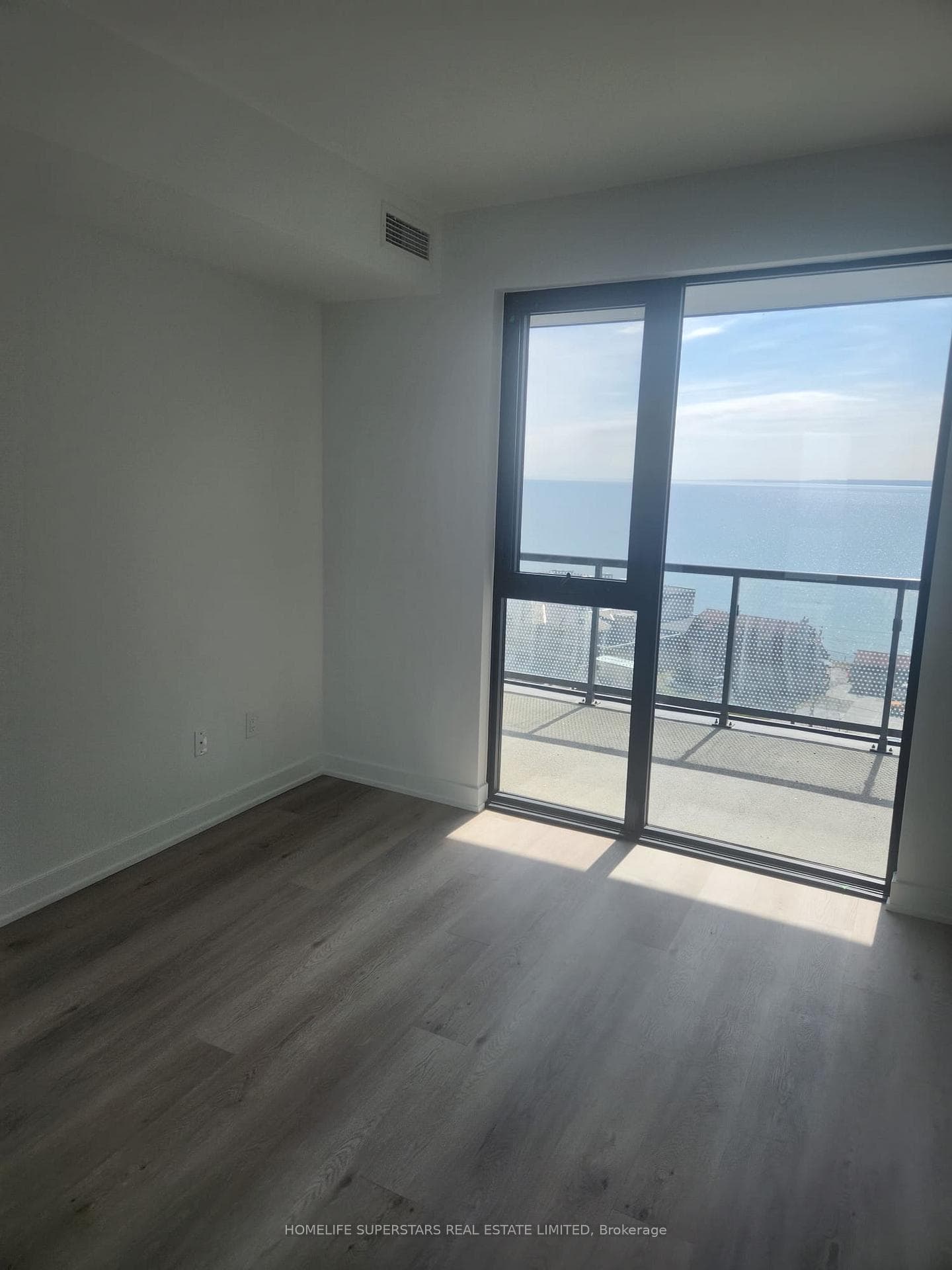 2075 Lakeshore Road Unit 607 photo 21