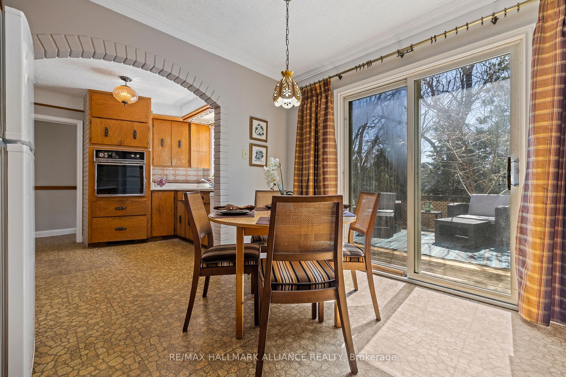 584 Lorne Street photo 12