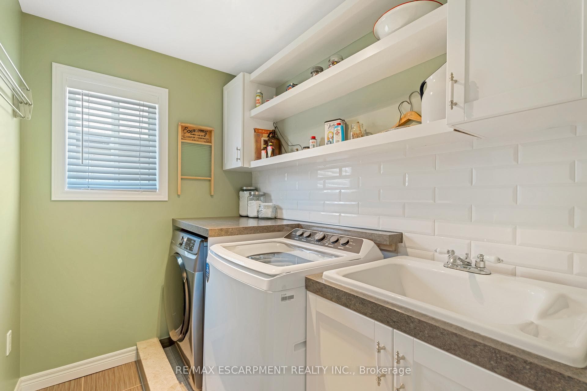 60 Garinger Crescent photo 28