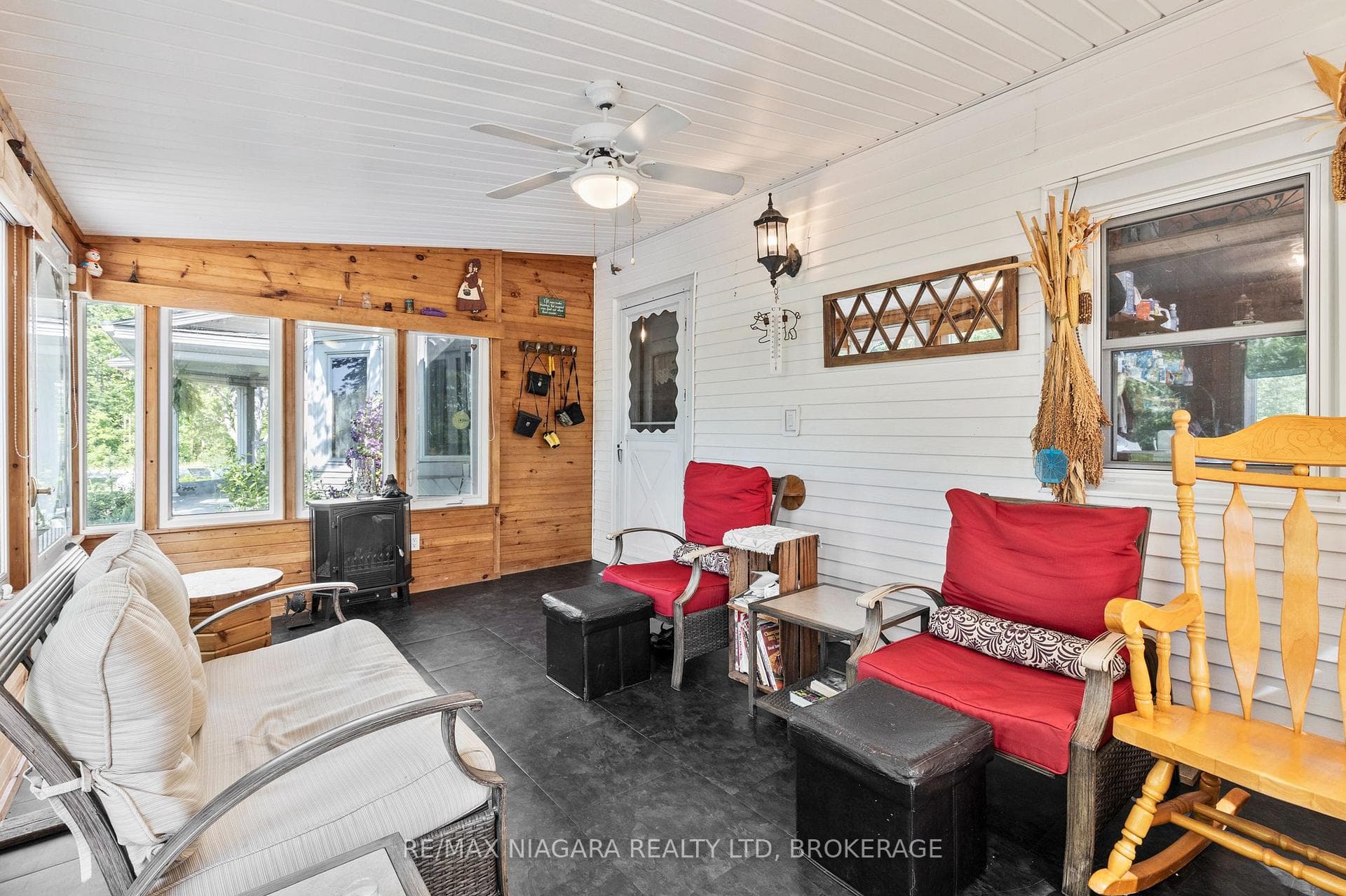 3362 Montrose Road photo 23
