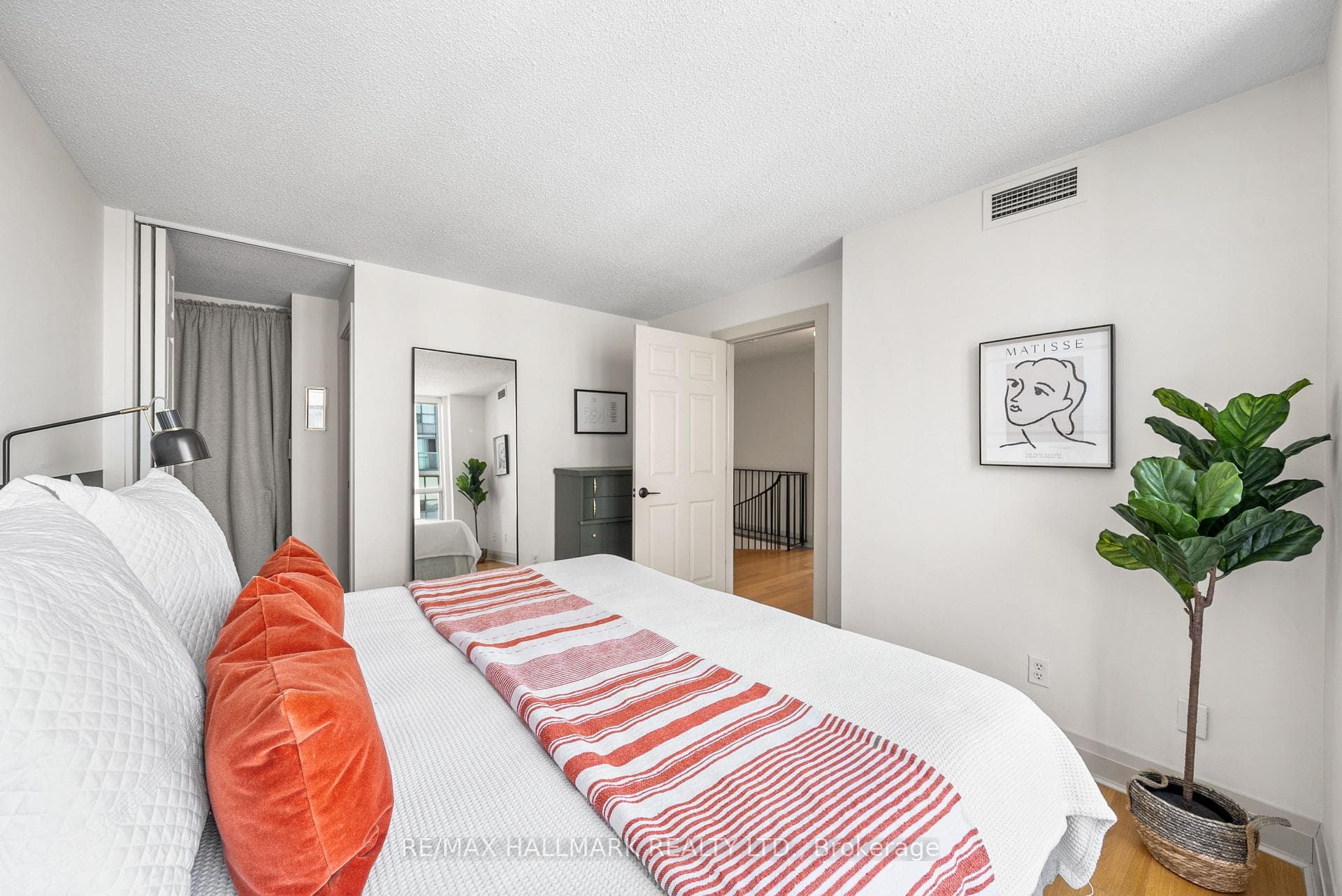 2585 Erin Centre Boulevard Unit 1002 photo 20