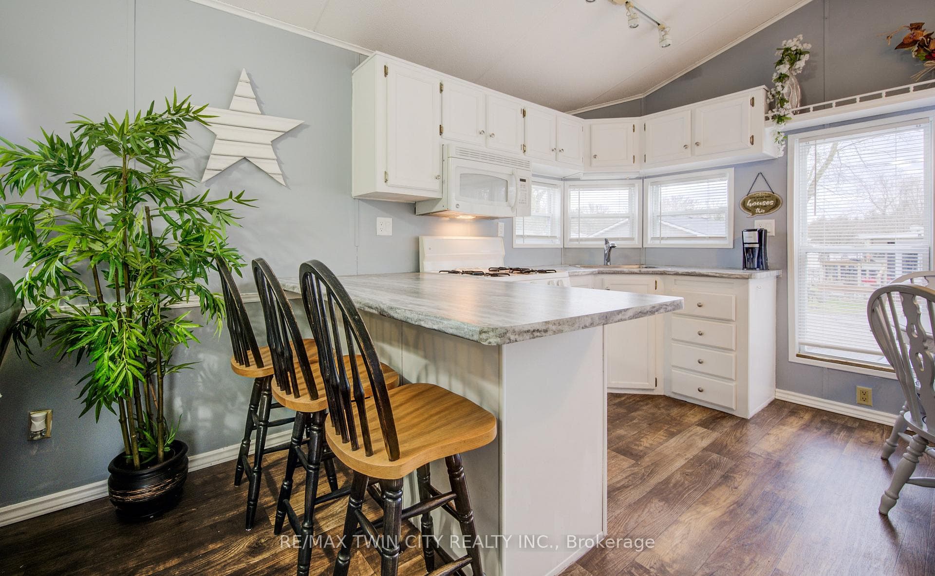 580 BEAVER CREEK Road Unit 238 photo 10