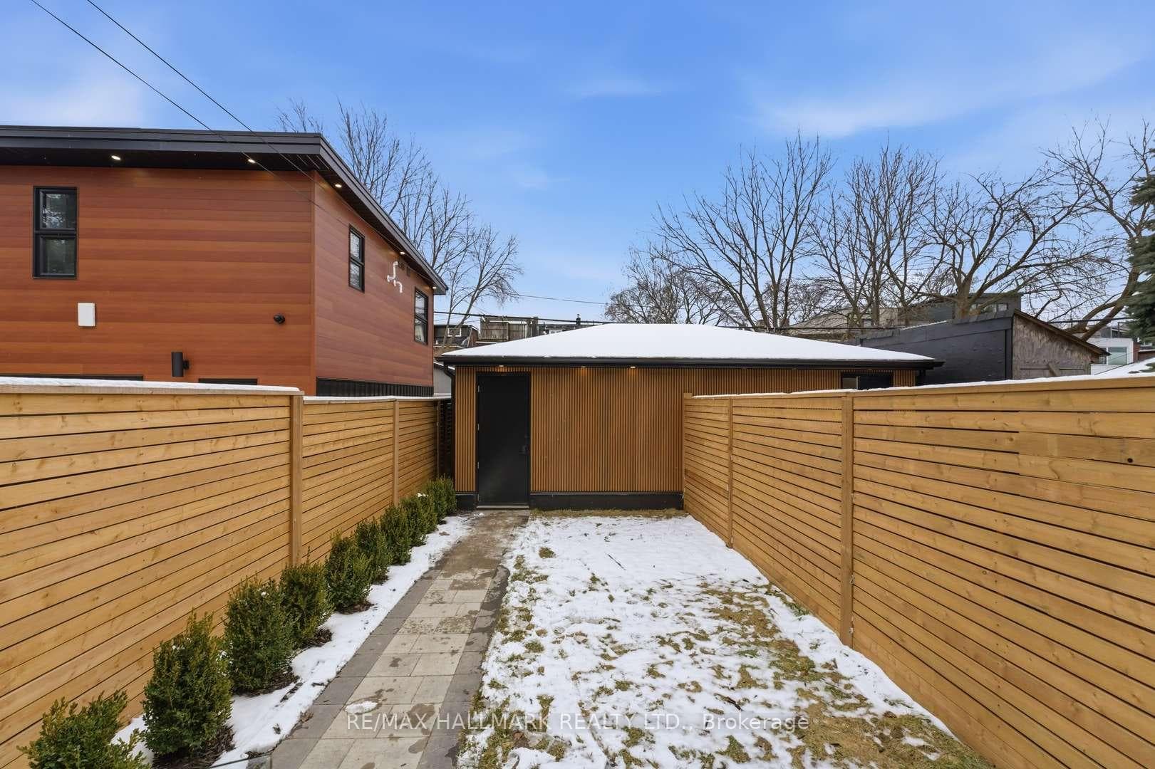73A Garden Avenue photo 32