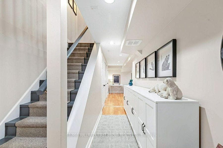 10 Bassett Boulevard Unit 196 photo 18