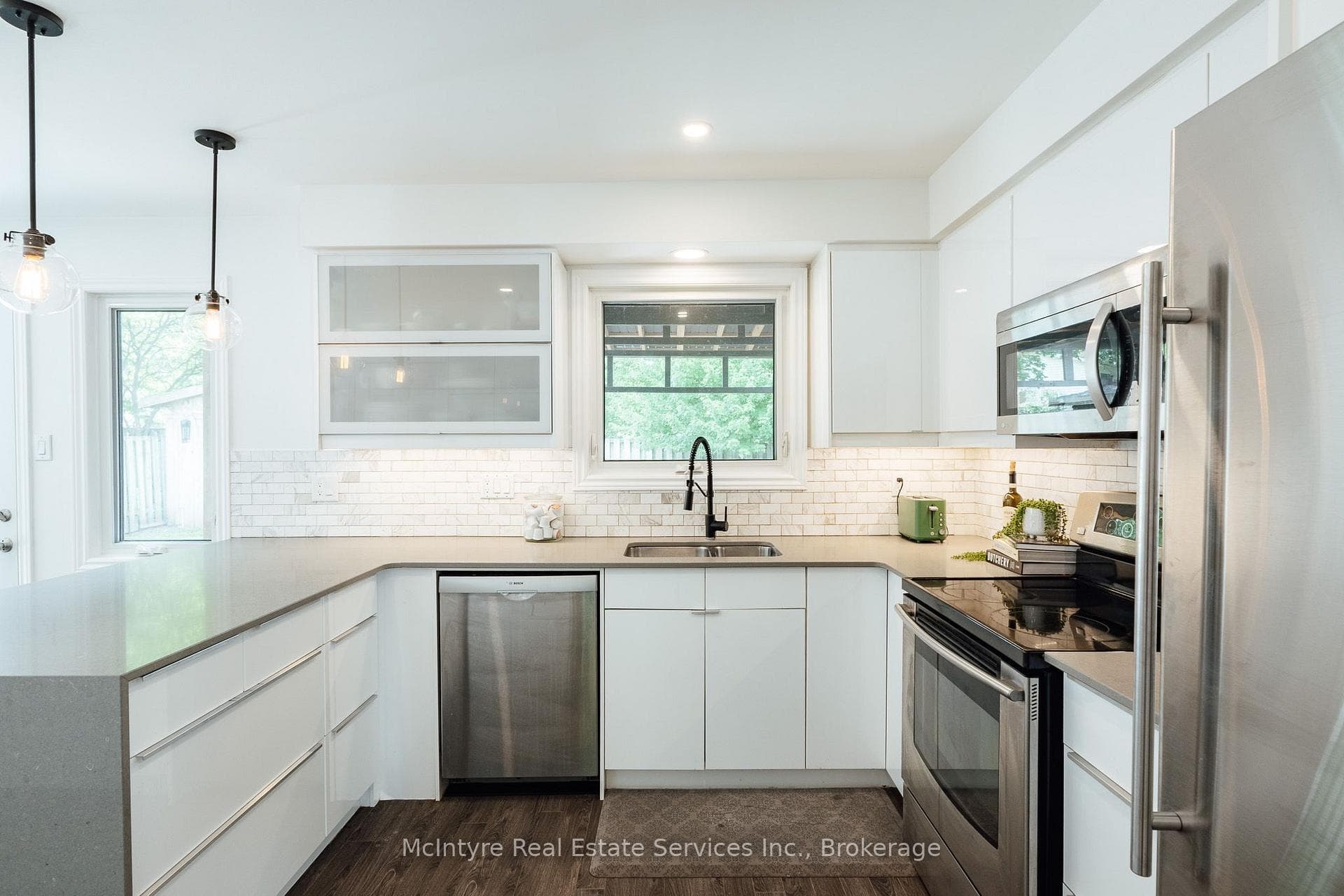 277 Canterbury Drive photo 18