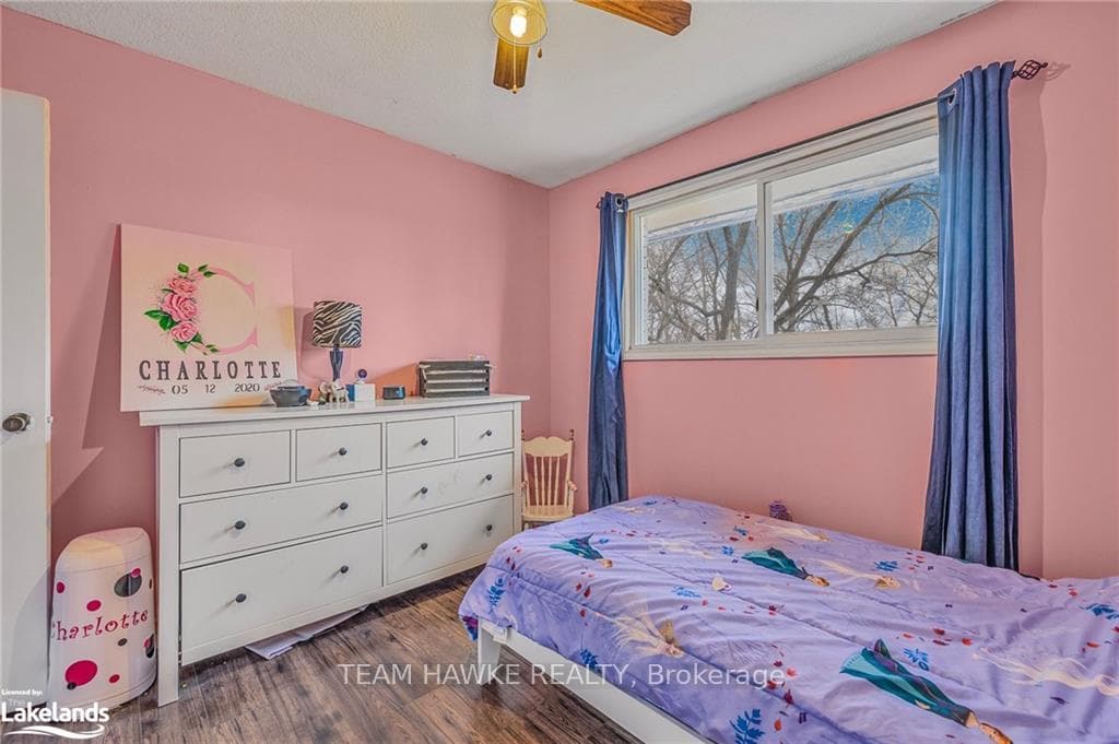 88 Fox Street photo 20