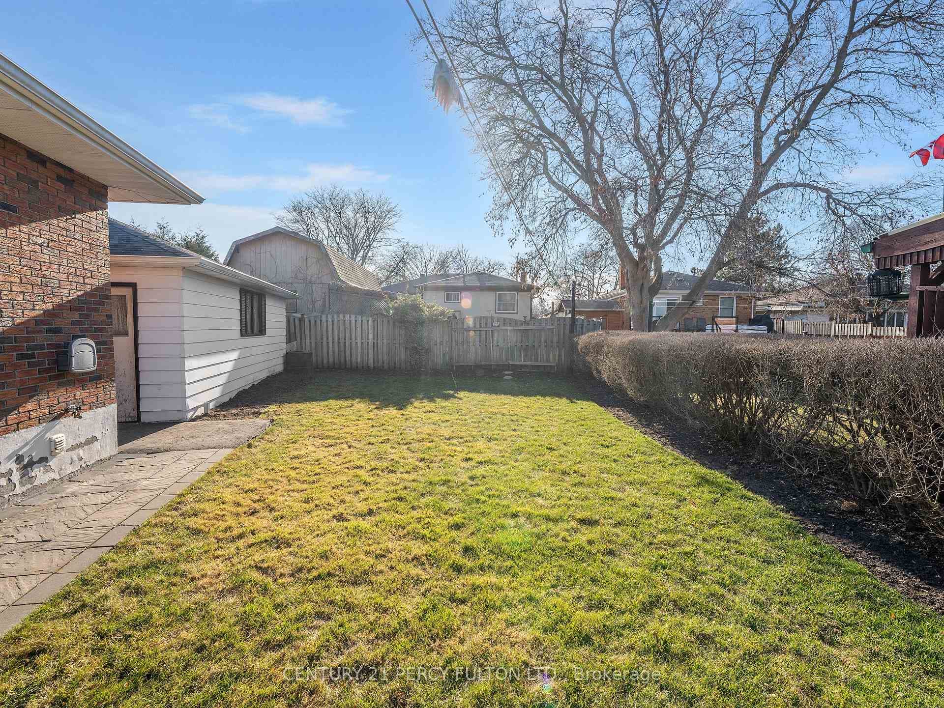 776 Regent Drive photo 37