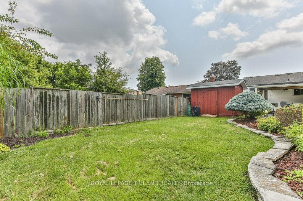 52 LOCKE Avenue photo 36